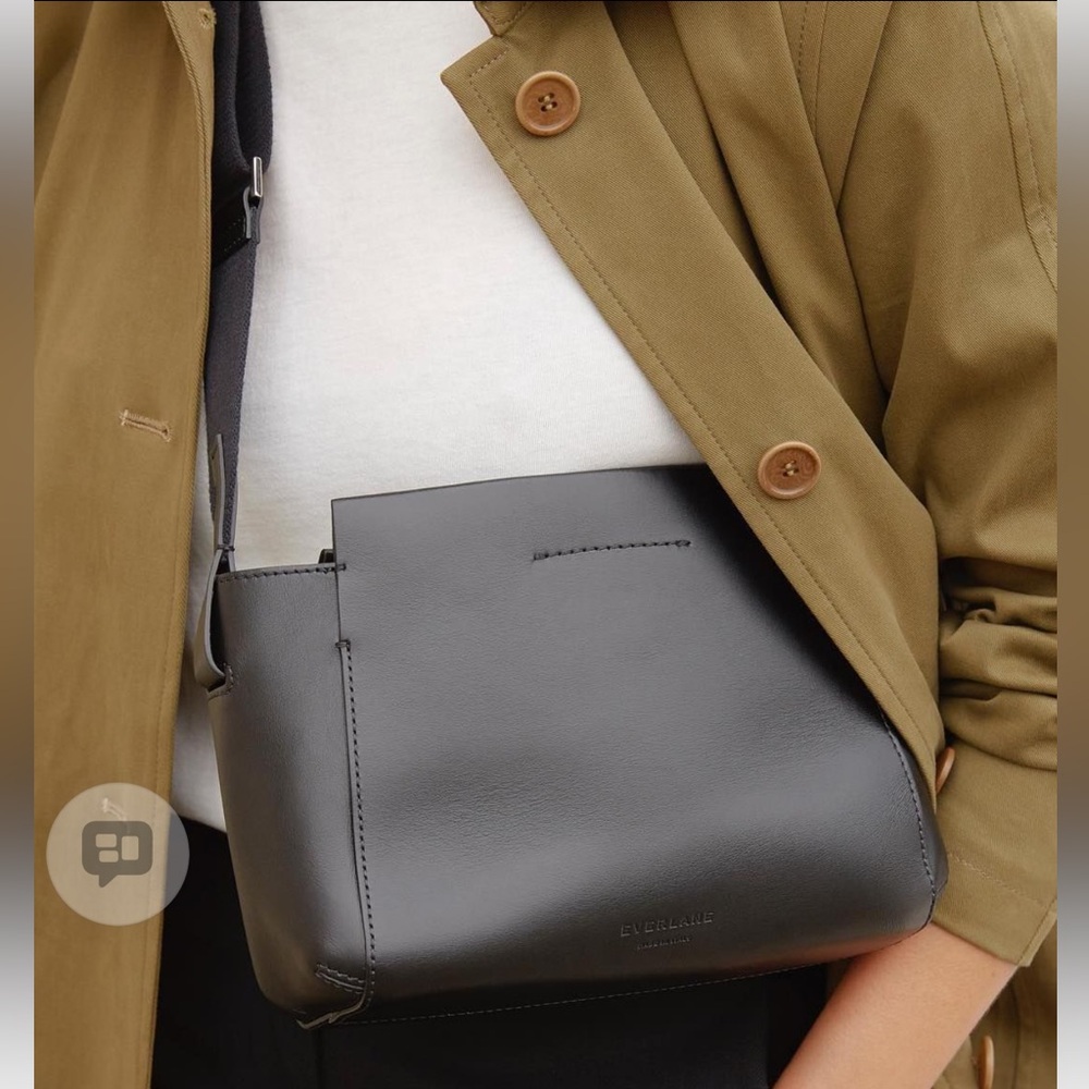 Everlane Mini The Form crossbody bag - Picture 2 of 16